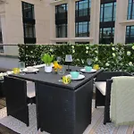 Spacious 3-Bed 3-Bath Luxury Apartment With Balcony Hyde Park